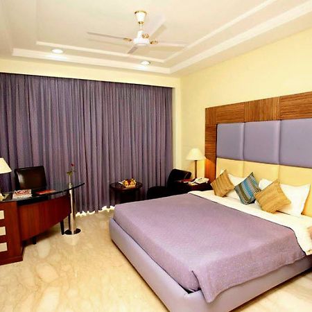 Hotel Star Rocks New Delhi Eksteriør bilde