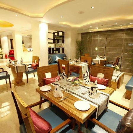Hotel Star Rocks New Delhi Eksteriør bilde